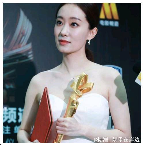 娱乐圈吃瓜张小斐,娱乐圈吃瓜达人，揭秘明星幕后故事