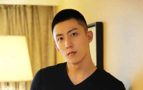 娱乐吃瓜爆料黄景瑜视频,富国岛偶遇神秘美女，网友热议疑似新欢