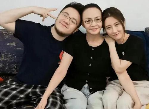 娱乐八卦开心吃瓜视频,开心吃瓜，揭秘明星幕后故事