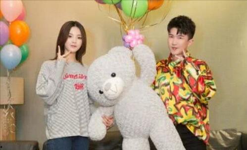 为了吃瓜我进娱乐圈,她意外踏入娱乐圈，开启璀璨星途