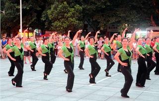 扎西枫丹娱乐吃瓜广场舞,吃瓜广场舞，揭秘娱乐圈新潮流